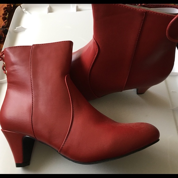 Chantel Red Dress Boot, Size 9M - Picture 2 of 2
